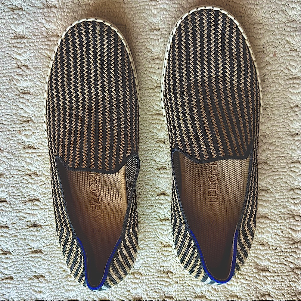 Rothy’s The original slip on sneaker Toffee Stripe- size 8- in great condition